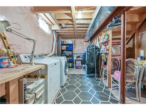 28 Titan Drive, Stoney Creek, ON - Indoor Photo Showing Laundry Room