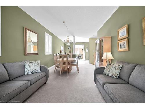 28 Titan Drive, Stoney Creek, ON - Indoor Photo Showing Living Room