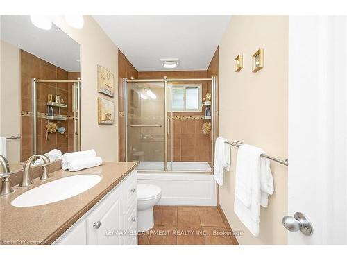 2199 Council Ring Road, Mississauga, ON - Indoor Photo Showing Bathroom