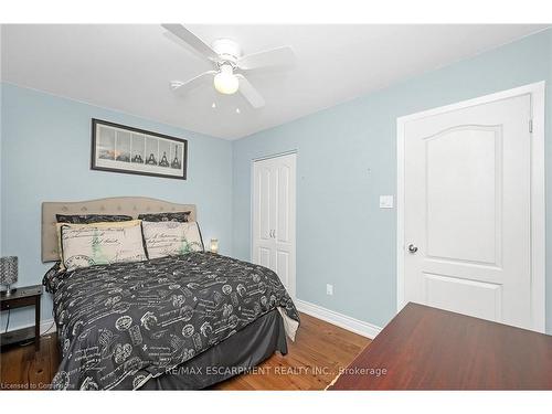 2199 Council Ring Road, Mississauga, ON - Indoor Photo Showing Bedroom