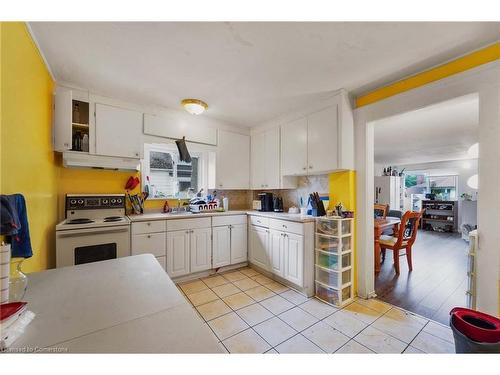 105 Ward Avenue, Hamilton, ON - Indoor Photo Showing Kitchen