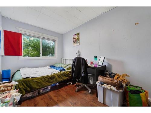 105 Ward Avenue, Hamilton, ON - Indoor Photo Showing Bedroom