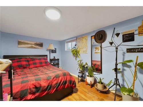 105 Ward Avenue, Hamilton, ON - Indoor Photo Showing Bedroom