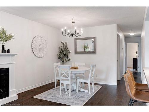 22 Garden Crescent, Hamilton, ON - Indoor Photo Showing Dining Room