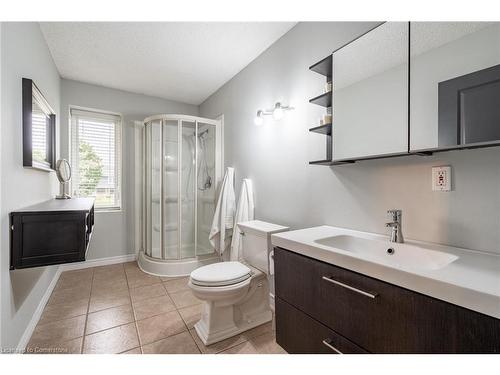 16 Noble Kirk Drive, Flamborough, ON - Indoor Photo Showing Bathroom