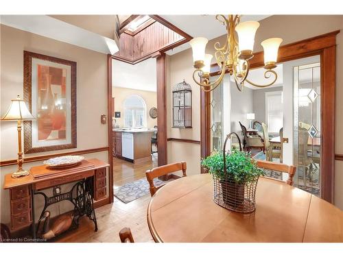 24 Cross Street, Welland, ON - Indoor Photo Showing Dining Room