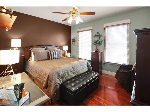 24 Cross Street, Welland, ON - Indoor Photo Showing Bedroom