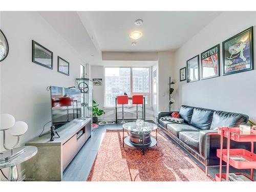 325-3220 William Colston Avenue N, Oakville, ON - Indoor Photo Showing Living Room