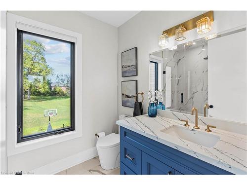 8920 Wellington Rd 124 Road, Erin, ON - Indoor Photo Showing Bathroom