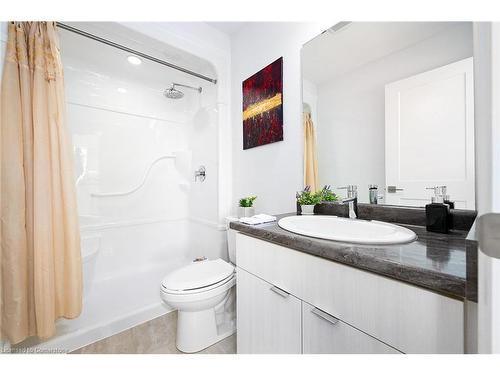 70-30 Times Square Boulevard, Hamilton, ON - Indoor Photo Showing Bathroom