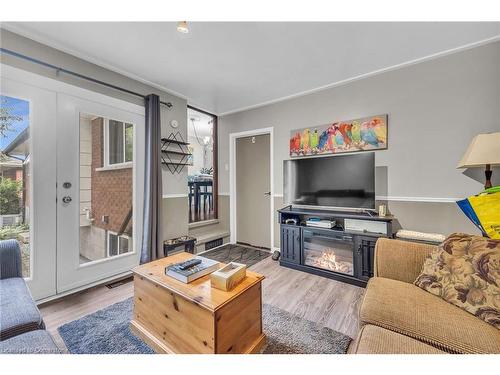 12 Mcnab Place, Caledonia, ON - Indoor Photo Showing Living Room With Fireplace