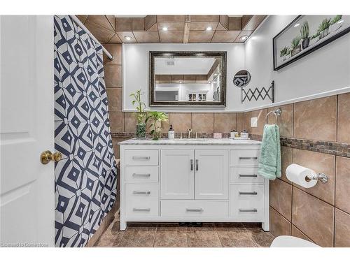 12 Mcnab Place, Caledonia, ON - Indoor Photo Showing Bathroom