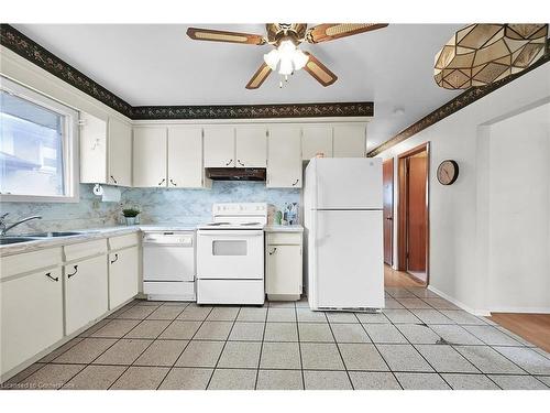 56 Moxley Drive, Hamilton, ON - Indoor Photo Showing Kitchen