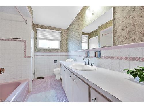 56 Moxley Drive, Hamilton, ON - Indoor Photo Showing Bathroom