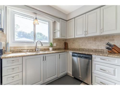 59 Regent Avenue, Hamilton, ON - Indoor Photo Showing Kitchen