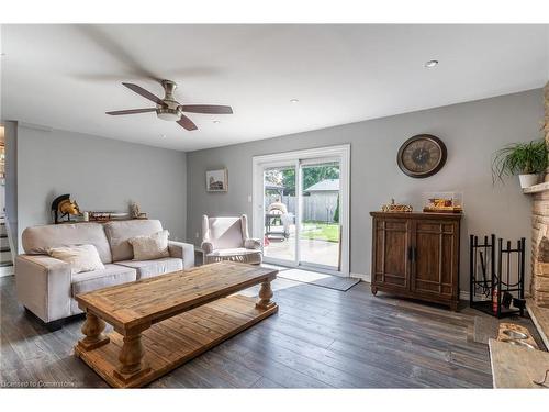 59 Regent Avenue, Hamilton, ON - Indoor Photo Showing Living Room