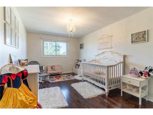 59 Regent Avenue, Hamilton, ON - Indoor Photo Showing Bedroom