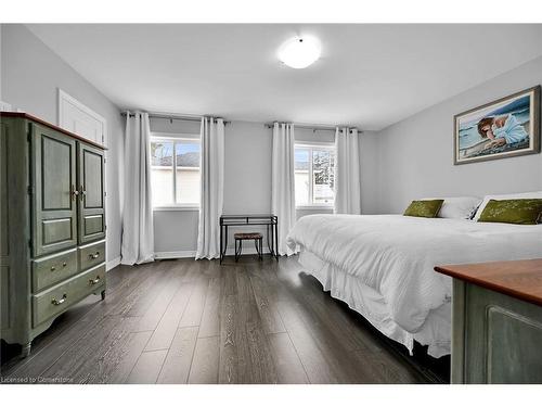 210 Queen Street S, Simcoe, ON - Indoor Photo Showing Bedroom