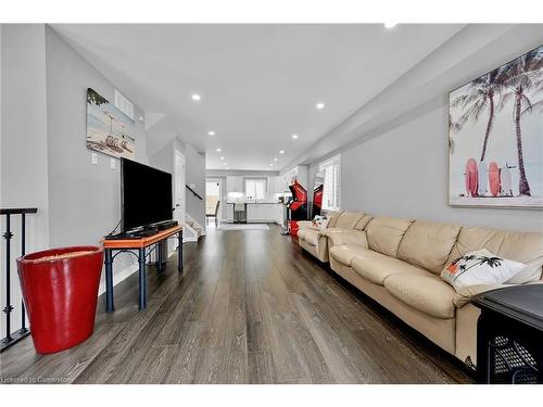 210 Queen Street S, Simcoe, ON - Indoor Photo Showing Living Room