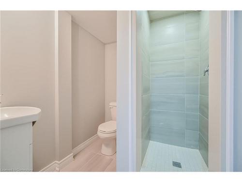 210 Queen Street S, Simcoe, ON - Indoor Photo Showing Bathroom