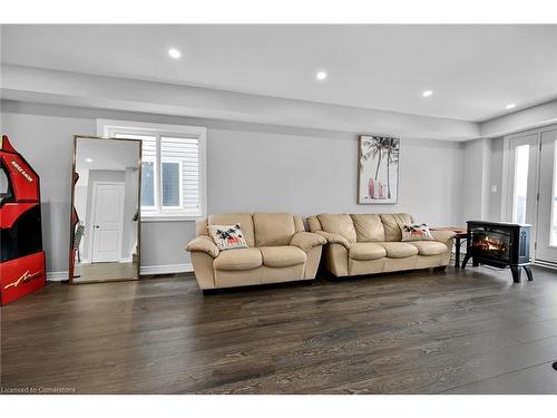 210 Queen Street S, Simcoe, ON - Indoor Photo Showing Living Room