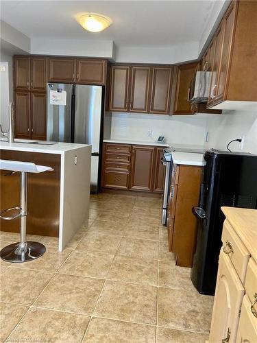 44 Pelech Crescent, Hamilton, ON - Indoor Photo Showing Kitchen