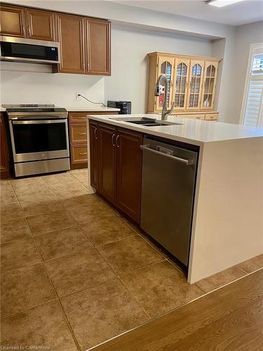 44 Pelech Crescent, Hamilton, ON - Indoor Photo Showing Kitchen