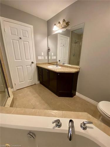 44 Pelech Crescent, Hamilton, ON - Indoor Photo Showing Bathroom