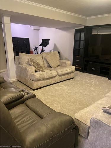 44 Pelech Crescent, Hamilton, ON - Indoor Photo Showing Living Room