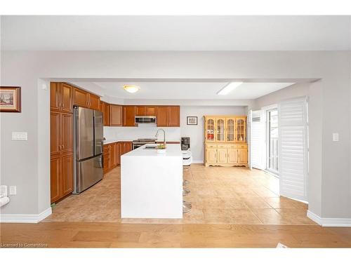 44 Pelech Crescent, Hamilton, ON - Indoor Photo Showing Kitchen