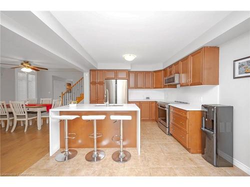 44 Pelech Crescent, Hamilton, ON - Indoor Photo Showing Kitchen