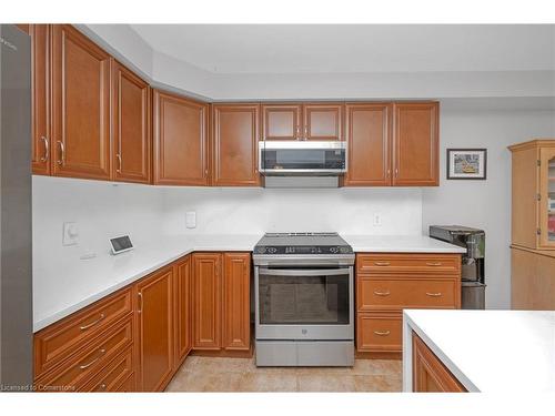 44 Pelech Crescent, Hamilton, ON - Indoor Photo Showing Kitchen