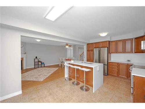 44 Pelech Crescent, Hamilton, ON - Indoor Photo Showing Kitchen