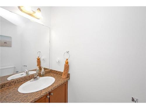 44 Pelech Crescent, Hamilton, ON - Indoor Photo Showing Bathroom