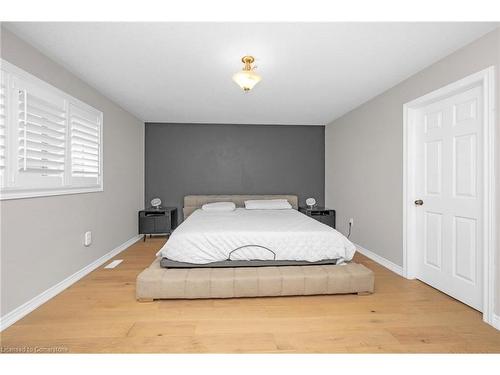 44 Pelech Crescent, Hamilton, ON - Indoor Photo Showing Bedroom