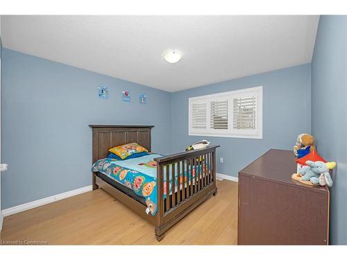 44 Pelech Crescent, Hamilton, ON - Indoor Photo Showing Bedroom