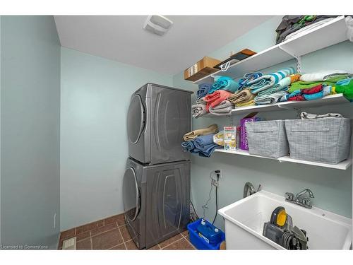 44 Pelech Crescent, Hamilton, ON - Indoor Photo Showing Laundry Room