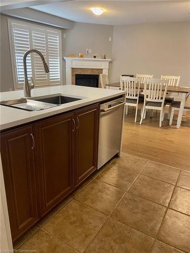 44 Pelech Crescent, Hamilton, ON - Indoor Photo Showing Kitchen