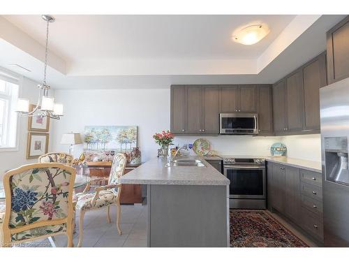 4173 Palermo Common, Burlington, ON - Indoor Photo Showing Kitchen With Double Sink With Upgraded Kitchen