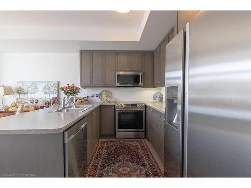 4173 Palermo Common, Burlington, ON - Indoor Photo Showing Kitchen With Upgraded Kitchen