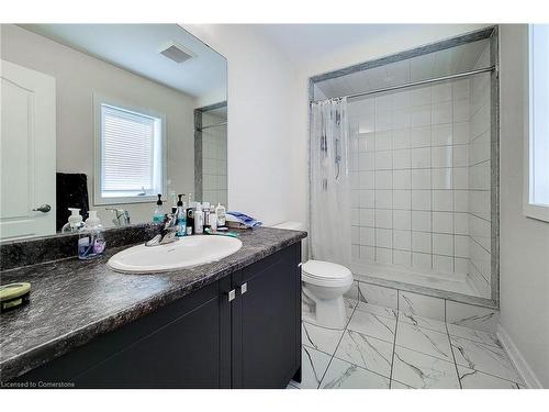 31 Santos Drive, Caledonia, ON - Indoor Photo Showing Bathroom