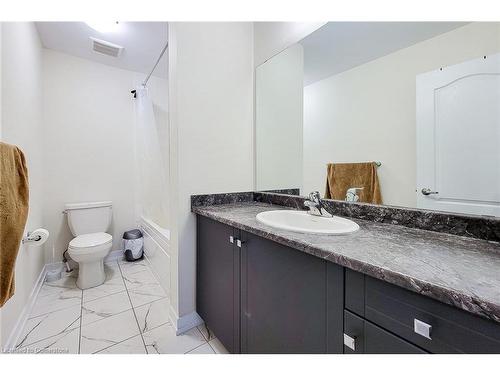 31 Santos Drive, Caledonia, ON - Indoor Photo Showing Bathroom