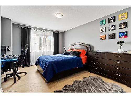 5632 Osprey Avenue, Niagara Falls, ON - Indoor Photo Showing Bedroom