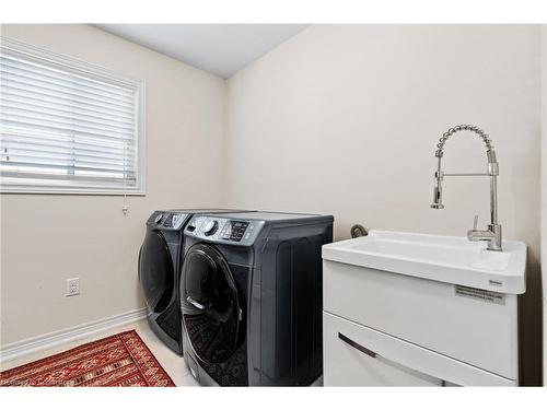 5632 Osprey Avenue, Niagara Falls, ON - Indoor Photo Showing Laundry Room