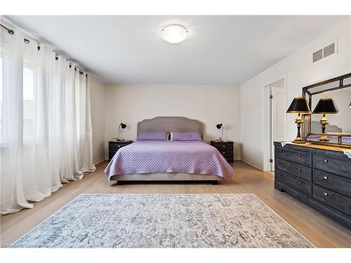 5632 Osprey Avenue, Niagara Falls, ON - Indoor Photo Showing Bedroom