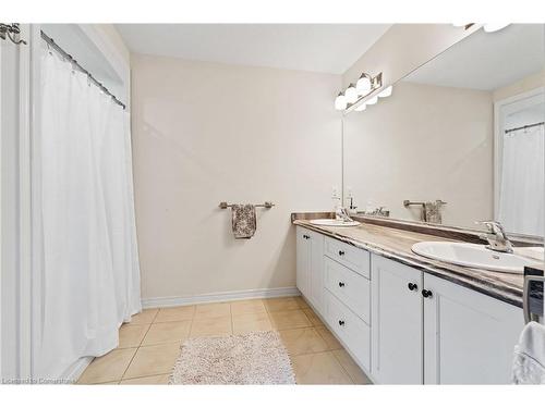 5632 Osprey Avenue, Niagara Falls, ON - Indoor Photo Showing Bathroom