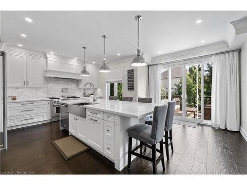 4206 Sarazen Drive, Burlington, ON - Indoor Photo Showing Kitchen With Upgraded Kitchen