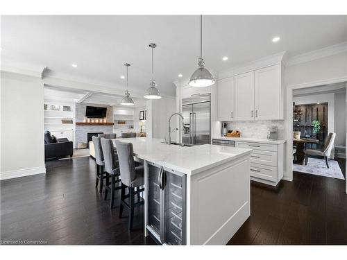 4206 Sarazen Drive, Burlington, ON - Indoor Photo Showing Kitchen With Upgraded Kitchen