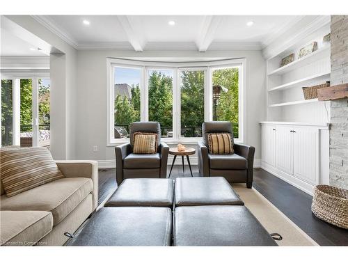 4206 Sarazen Drive, Burlington, ON - Indoor Photo Showing Living Room