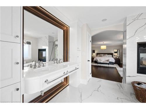 4206 Sarazen Drive, Burlington, ON - Indoor Photo Showing Bathroom